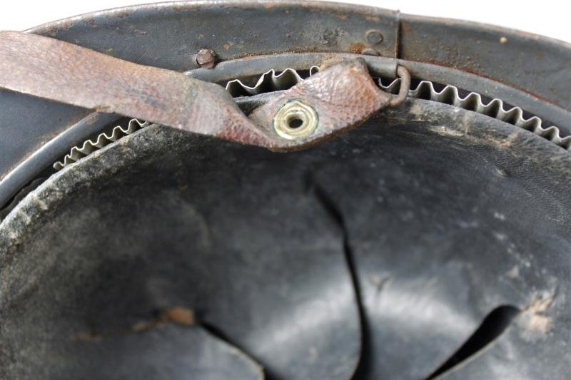 WW1 French Adrian Helmet With Souvenir Plaque — image 10