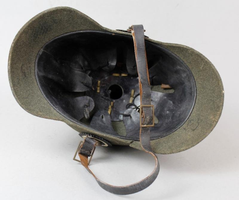 WW1 German Ersatz Model 1895 Felt Pickelhaube of Prussia — image 10