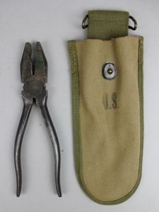 WW2 US Wirecutter Pouch & Pliers 1944