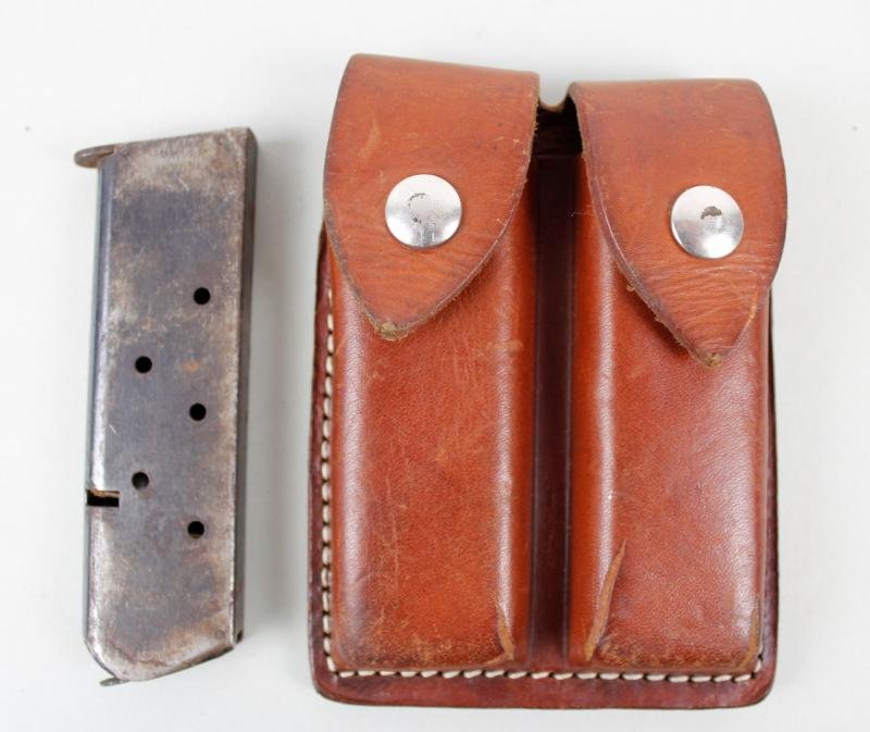 Argentinian Pistol Magazine Pouch In Brown Leather With One Magazine — image 2