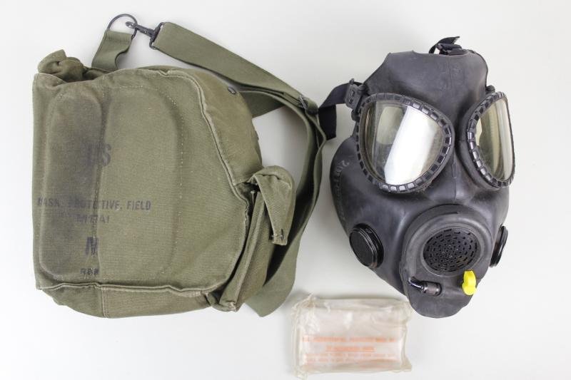 Argentinian Army M17A1 Gas Mask — image 2