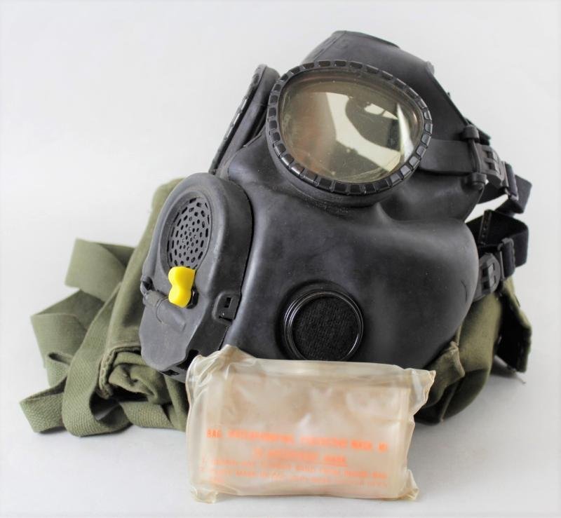 Argentinian Army M17A1 Gas Mask — image 3