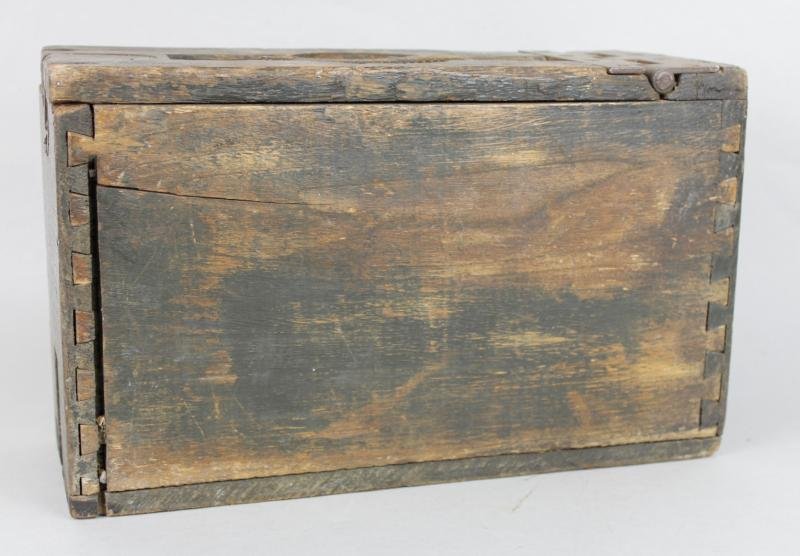 WW1 US Souvenir 26th Div. Artillery Painted Ammunition Box — image 3