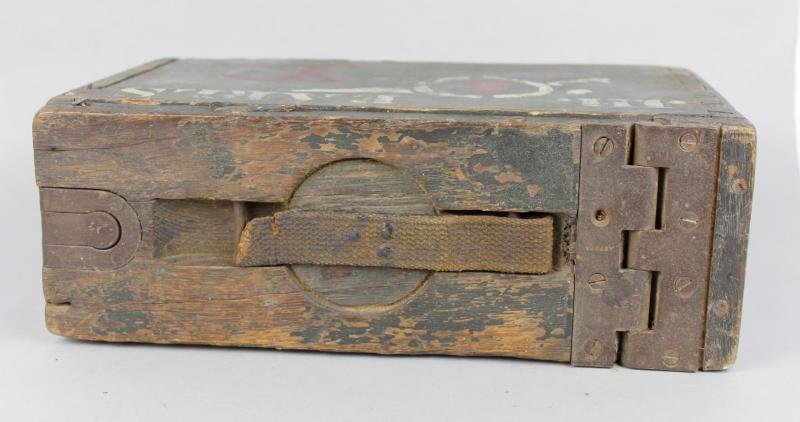 WW1 US Souvenir 26th Div. Artillery Painted Ammunition Box — image 4