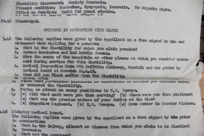 WW2 British D-Day Normandy Hampshire Regiment Bren Gunner Paybook Grouping — image 3