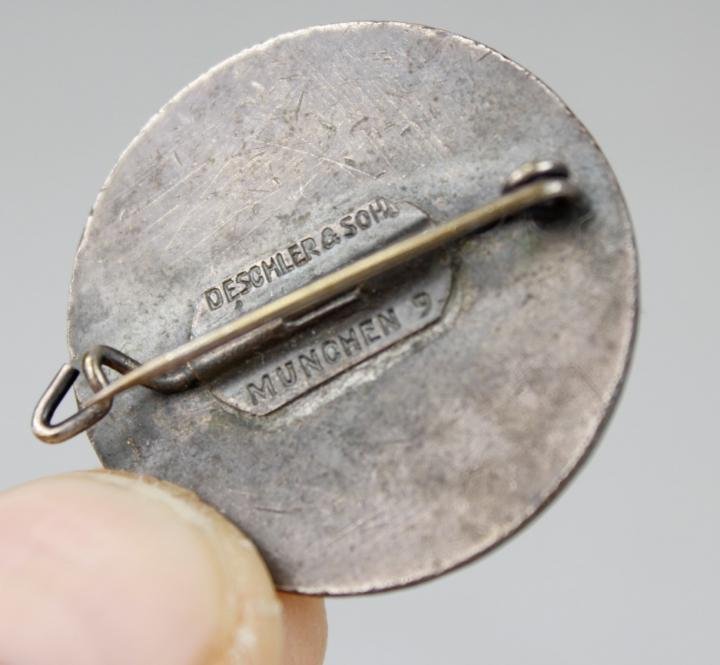 Rare Part Enamel Germany Vs Sweden Badge 1937 ( Deschler ) — image 2