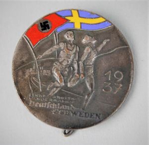 Rare Part Enamel Germany Vs Sweden Badge 1937 ( Deschler …