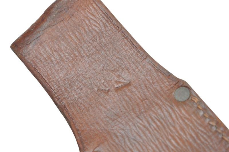 WW1 British '14 Pattern Bayonet Frog - Damaged Strap — image 3