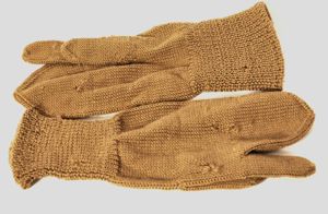WW2 British Soldiers Trigger Finger Knitted Wool Mittenss .