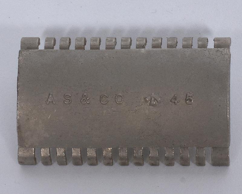 WW2 British Soldier Razor In Issue Package 1945 — image 2