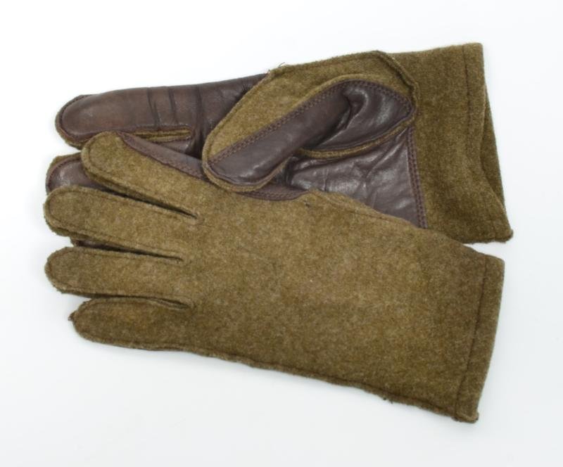 WW2 US Army Wool & Leather Combat Gloves — image 2