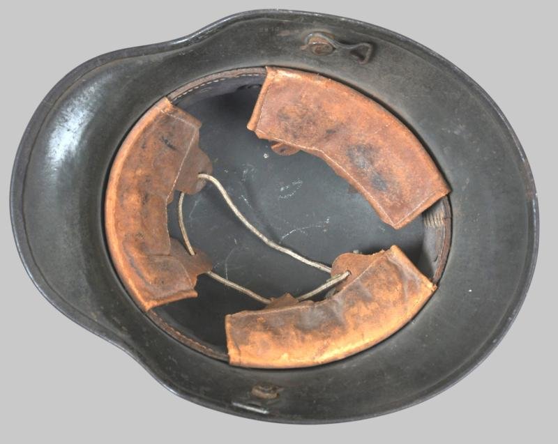WW1 German M16 Steel Helmet — image 6