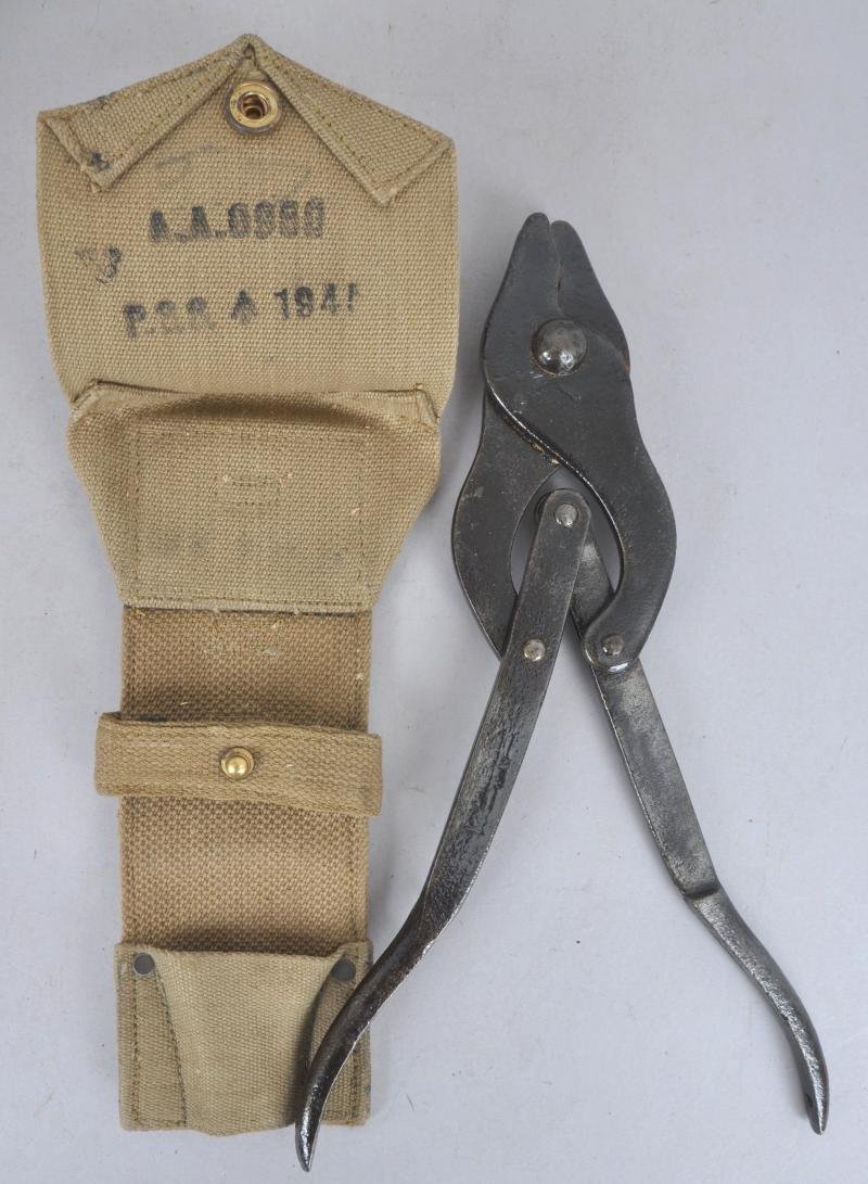 WW2 British Wirecutters In '37 Pattern Pouch — image 4