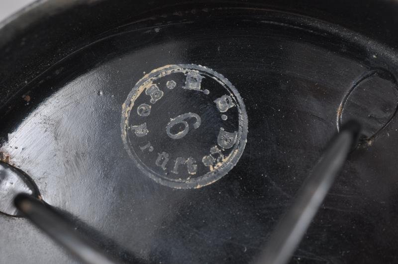 WW1 German Gummi Mask & Canister with Original Carrying & Short Strap 1916 — image 7