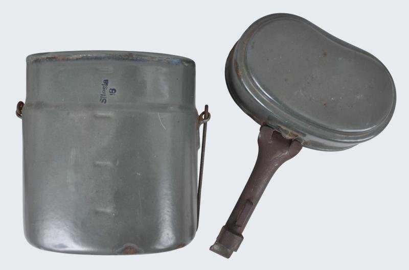 WW1 German Enamel Messtin - Matching Maker & 1918 Dates — image 3