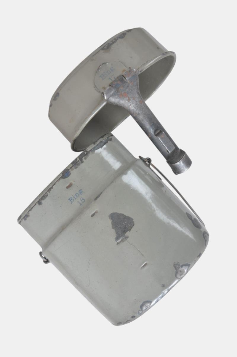 WW1 German Matching 'BING' Maker Green Enamel Messtin 1917/18 — image 4