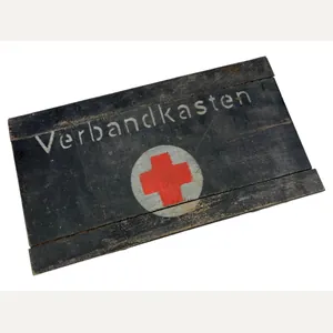 Blue wooden verbandkasten