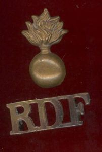 Grenade / RDF Royal Dublin Fusiliers shoulder title