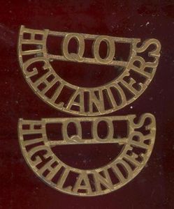 Q.O. / HIGHLANDERS shoulder titles