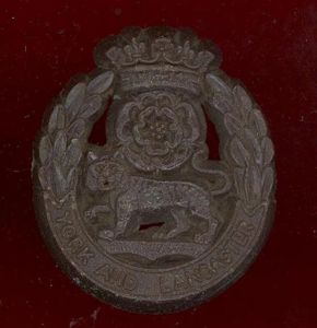 York & Lancaster Regt. WW2 plastic economy cap badge