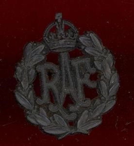 Royal Air Force WW2 plastic economy cap badge