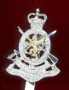 Q.O. Dorset & West Somerset Yeomanry staybright cap badge