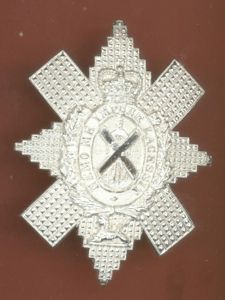 Scottish Black Watch Royal Highlanders staybright glengarry badge