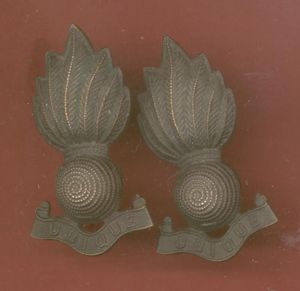 Royal Artillery Officer's OSD collar badges