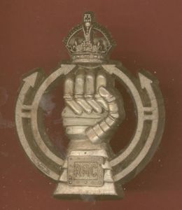 Royal Armoured Corps WW2 plastic economy cap badge
