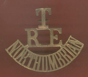 T / RE / NORTHUMBRIAN WW1 shoulder title
