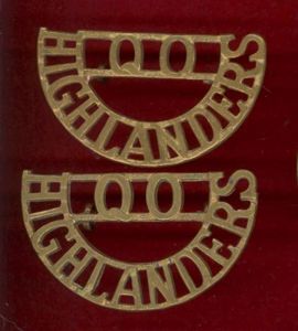 Q.O. / HIGHLANDERS shoulder titles