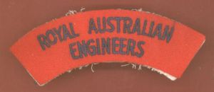 ROYAL AUSTRALIAN / ENGINEERS cloth shoulder title
