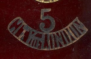 5 / CITY of LONDON WW1 Greatcoat shoulder title