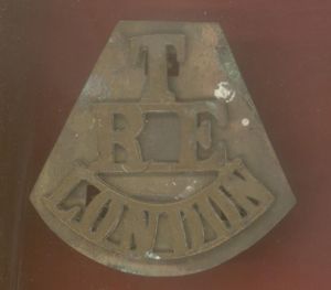 T / RE / LONDON WW1 shoulder title