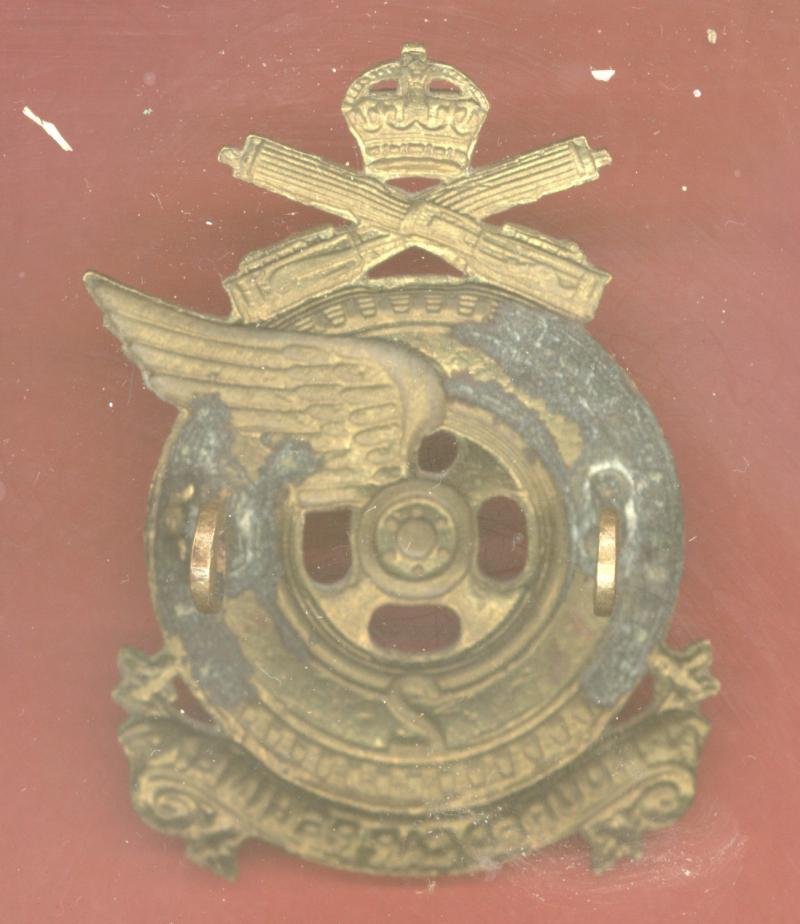 Canadian 2nd Armoured Car Regiment WW2 Cap Badge — image 2