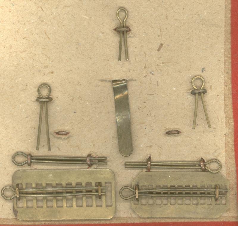 Bedfordshire & Hertfordshire Regiment OR's badge set — image 2