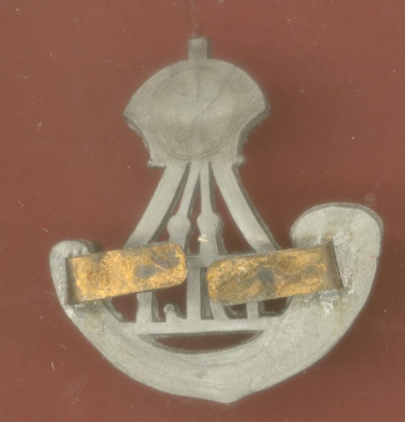 Durham Light Infantry WW2 plastic economy cap badge — image 2