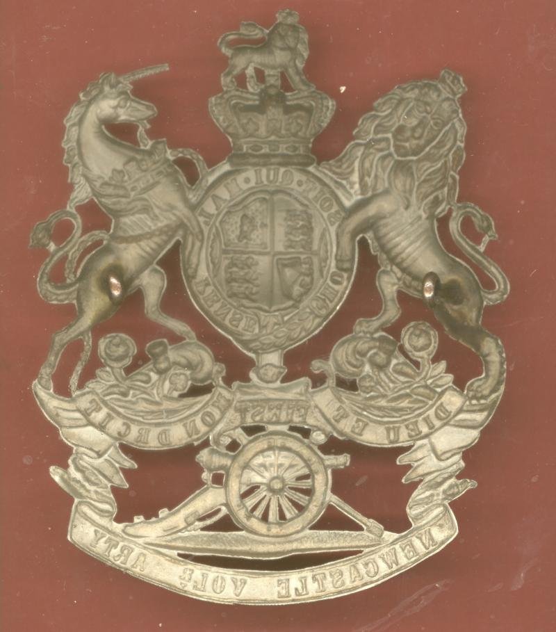 1st Newcastle Volunteer Artillery Victorian helmet plate — image 2