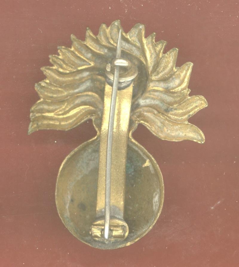 Grenadier Guards Guardsman cap badge — image 2