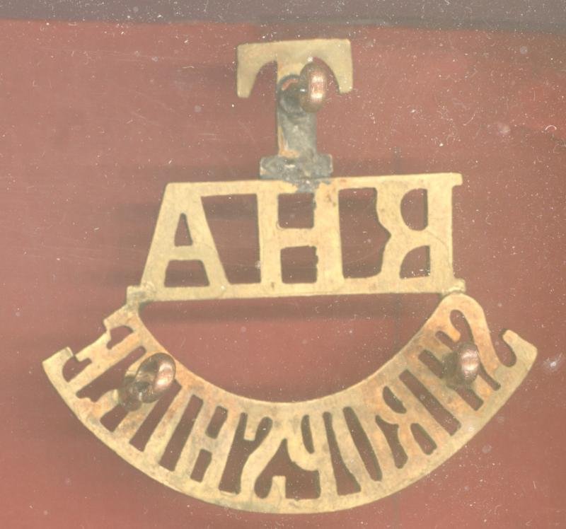 T / RHA / SHROPSHIRE WW1 shoulder title — image 2