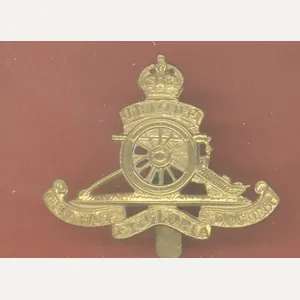 Royal Artillery brass beret badge