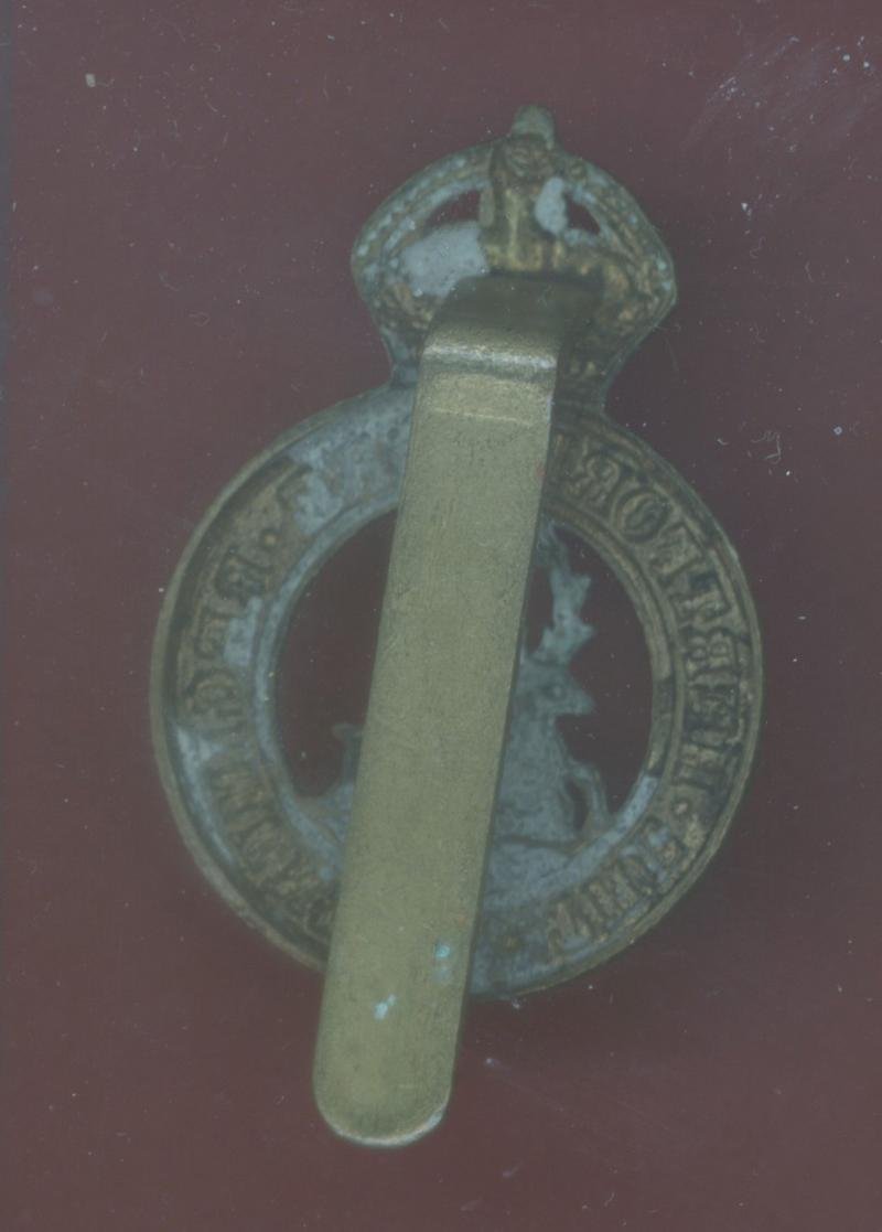 The Hertfordshire Regiment WW1 OR's cap badge — image 2
