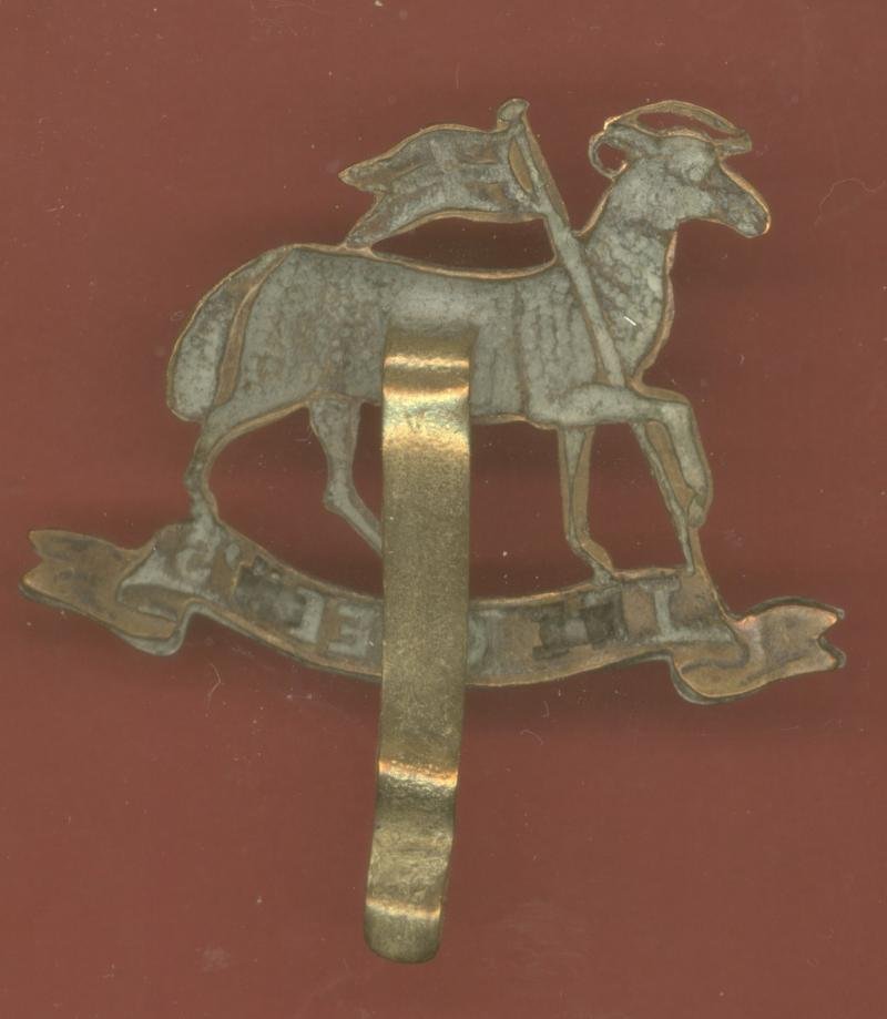 Queen's Royal Regiment (West Surrey) WW1 cap badge. — image 2