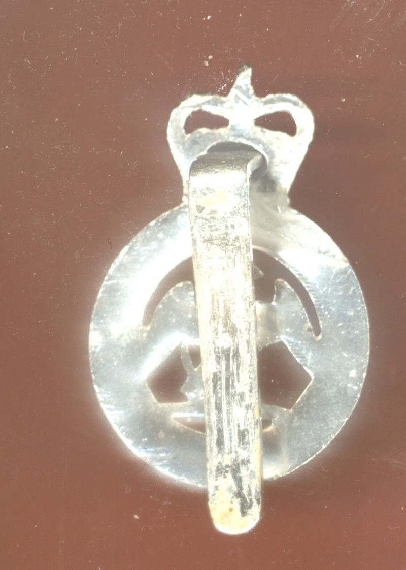 The Buckinghamshire Regiment staybright cap badge — image 2