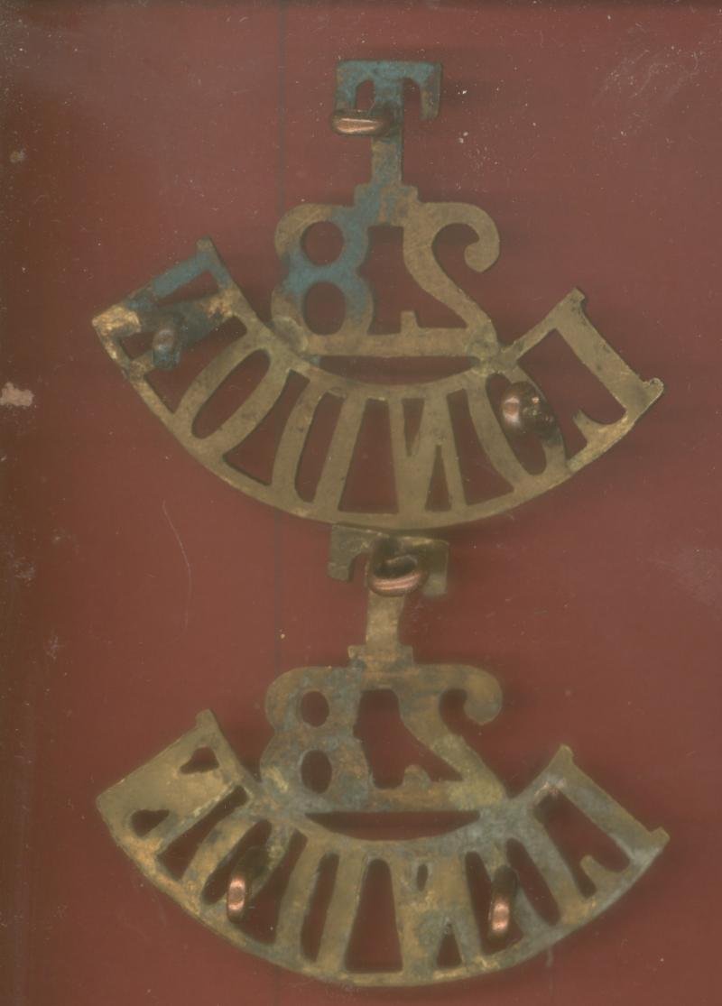 T / 28 / LONDON WW1 shoulder titles — image 2