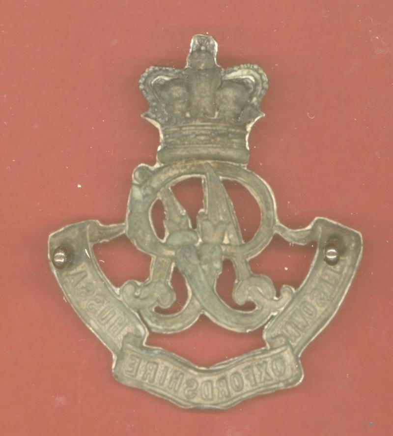 Queen's Own Oxfordshire Hussars OR's cap badge — image 2