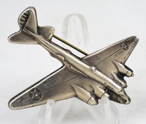 WW2 US Sweetheart brooch - B-17