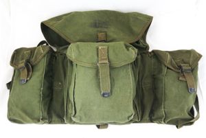 WW2 US army Airborne Parachutist medical pouch - 1945
