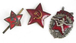 WW2 Finnish war booty - Damaged Soviet inisgnia