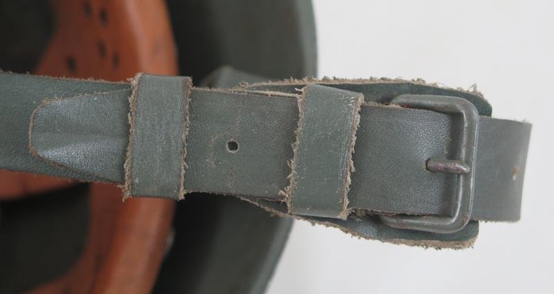 WW2 Italian M33 steel helmet — image 10